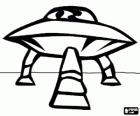 Alien kosmiczny, latający spodek lub UFO wylądował i wylądował na powierzchni
